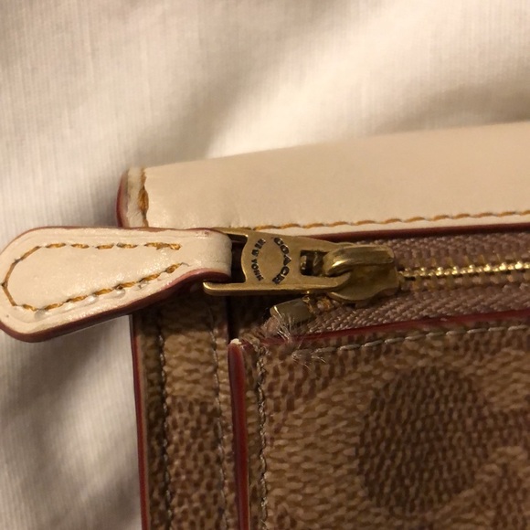 Leather Monogram Walket - Picture 4 of 10